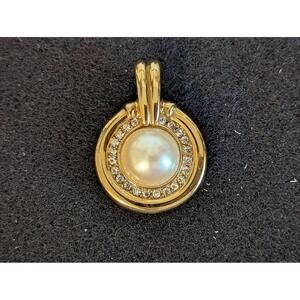 Monet Pendant Womens Gold Tone Pearl Center Diamante Edges Vtg Statement Elegant